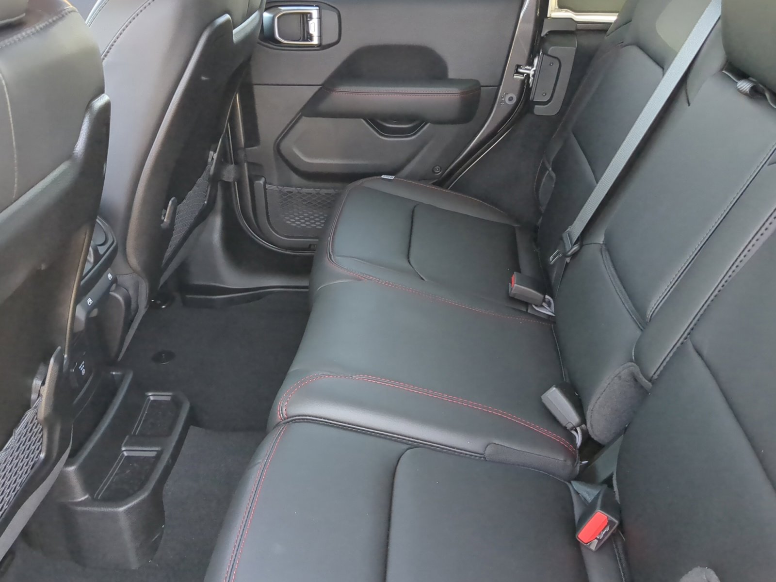 New 2025 Jeep Wrangler Unlimited Rubicon w/ Steel Bumper Group image 17