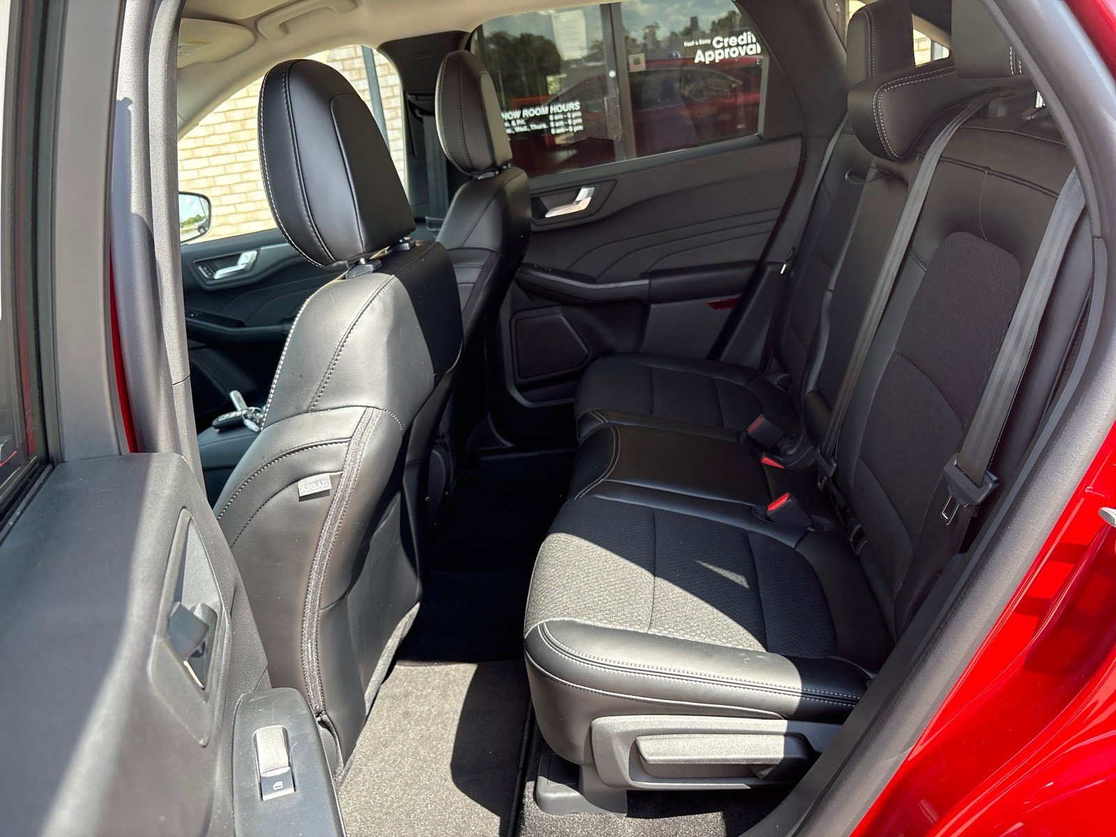 New 2025 Ford Escape SE image 4