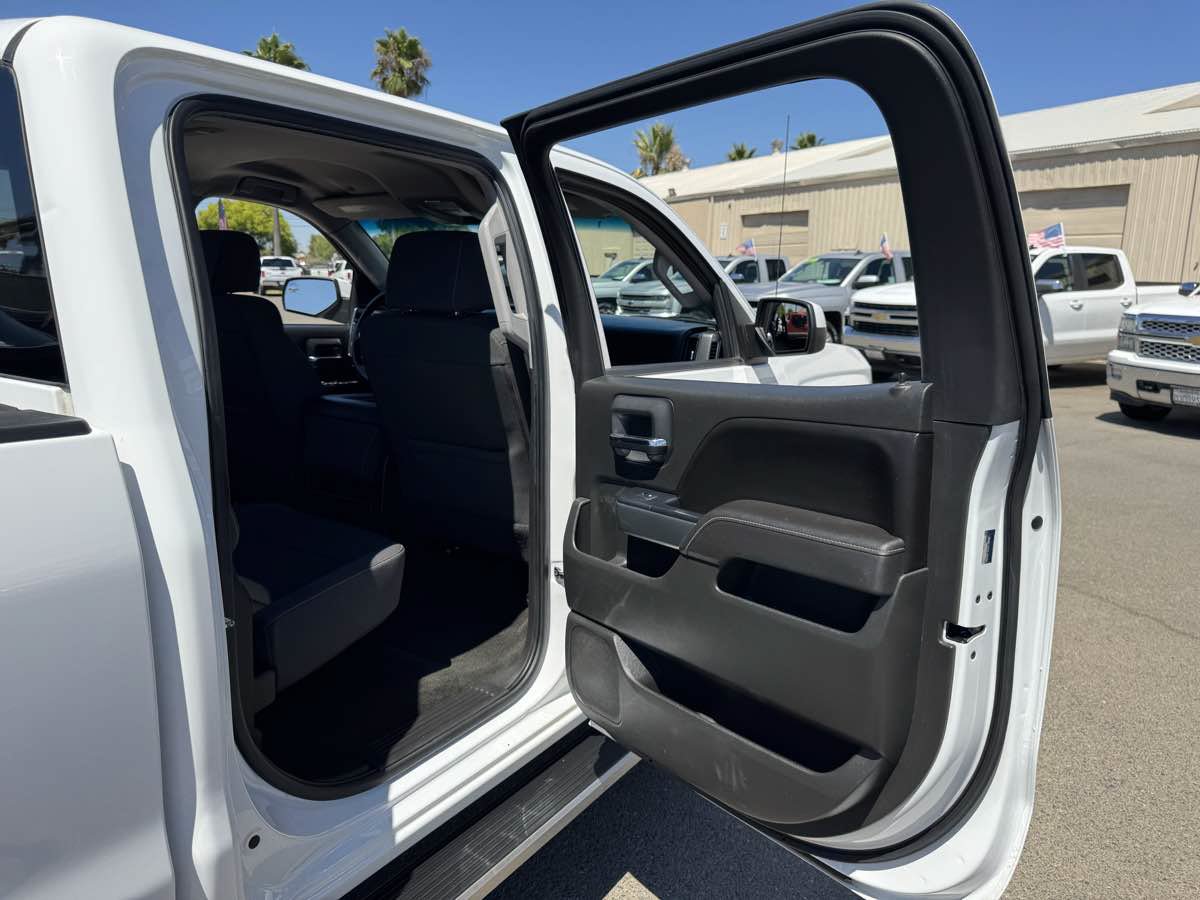 Used 2017 Chevrolet Silverado 1500 LT AWD/4WD image 18