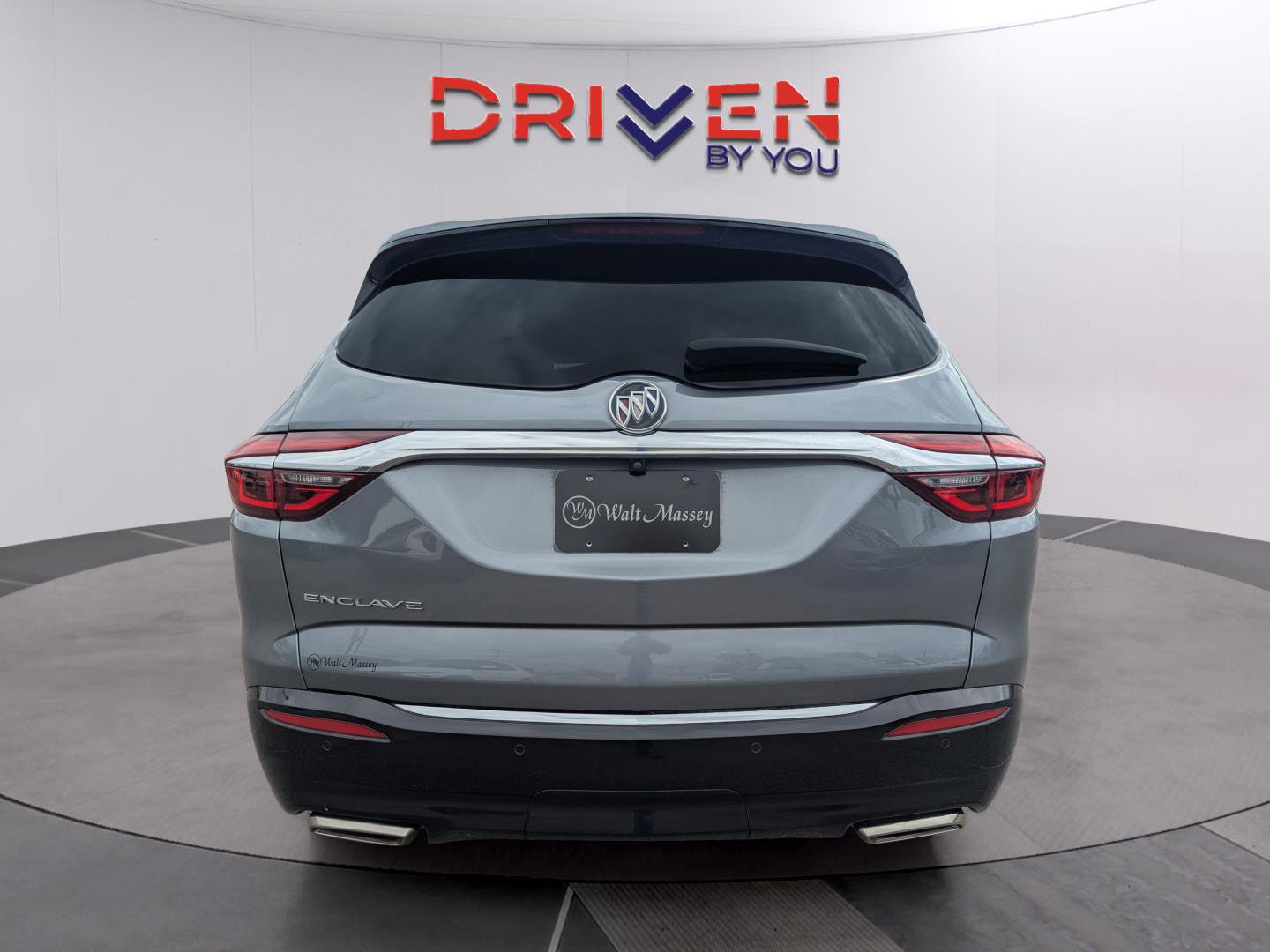 Used 2021 Buick Enclave Essence image 4