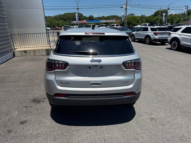 Used 2024 Jeep Compass Latitude AWD/4WD image 4