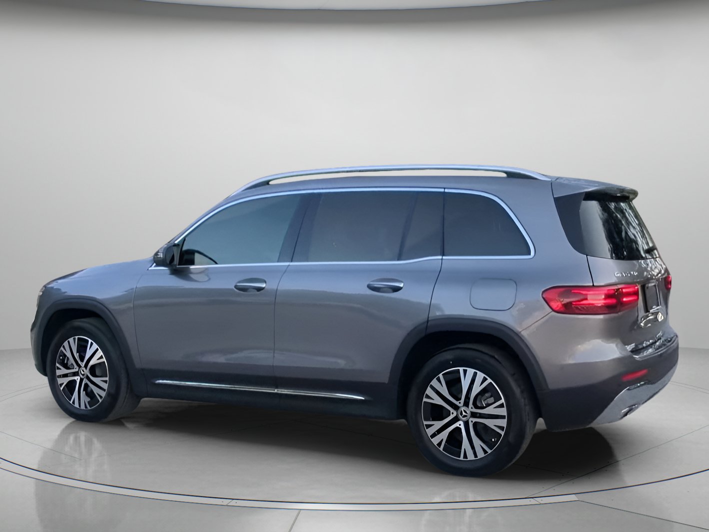 Used 2026 Mercedes-Benz GLB 250 w/ Exclusive Package image 18