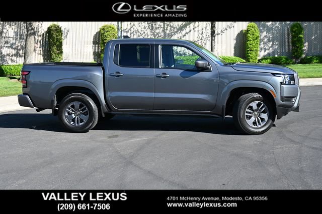 Used 2025 Nissan Frontier SV image 3