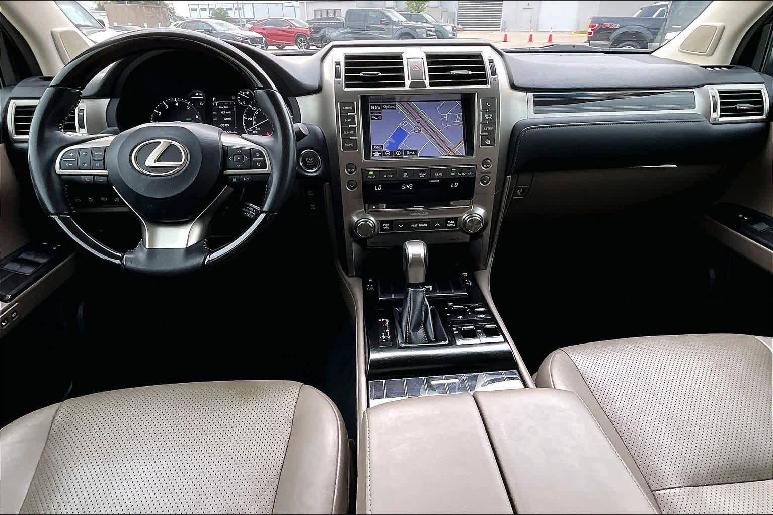Used 2021 Lexus GX 460 Luxury w/ Accessory Package AWD/4WD image 16