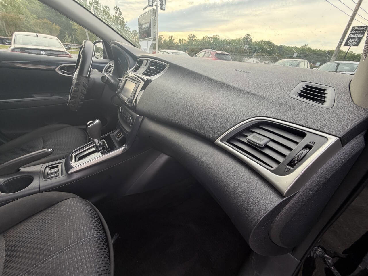 Used 2016 Nissan Sentra SR w/ Driver's Assist Package FWD image 34