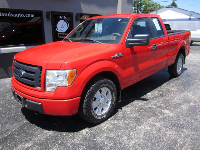 Used 2011 Ford F150 STX w/ Trailer Tow Pkg AWD/4WD image 2