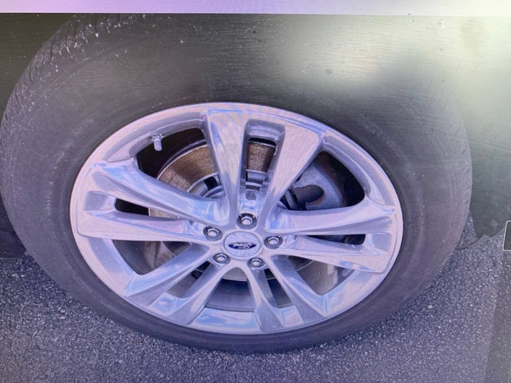 Used 2019 Ford Explorer XLT w/ Equipment Group 202A AWD/4WD image 6