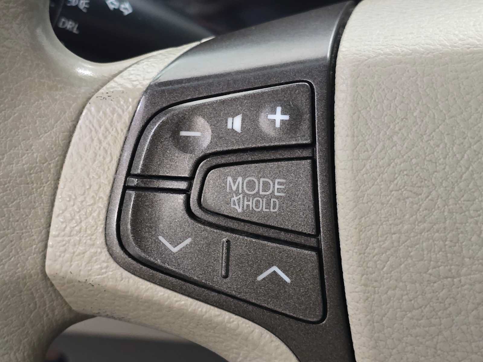Used 2011 Toyota Sienna LE w/ Towing Pkg AWD/4WD image 18