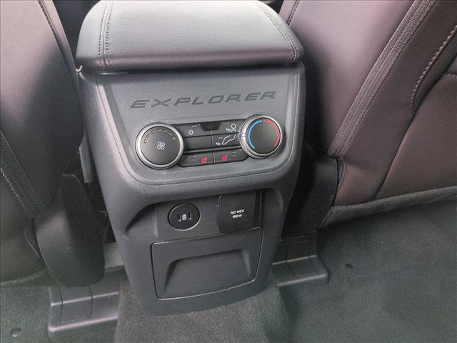 Certified 2025 Ford Explorer Platinum w/ LUX Leather Package image 17