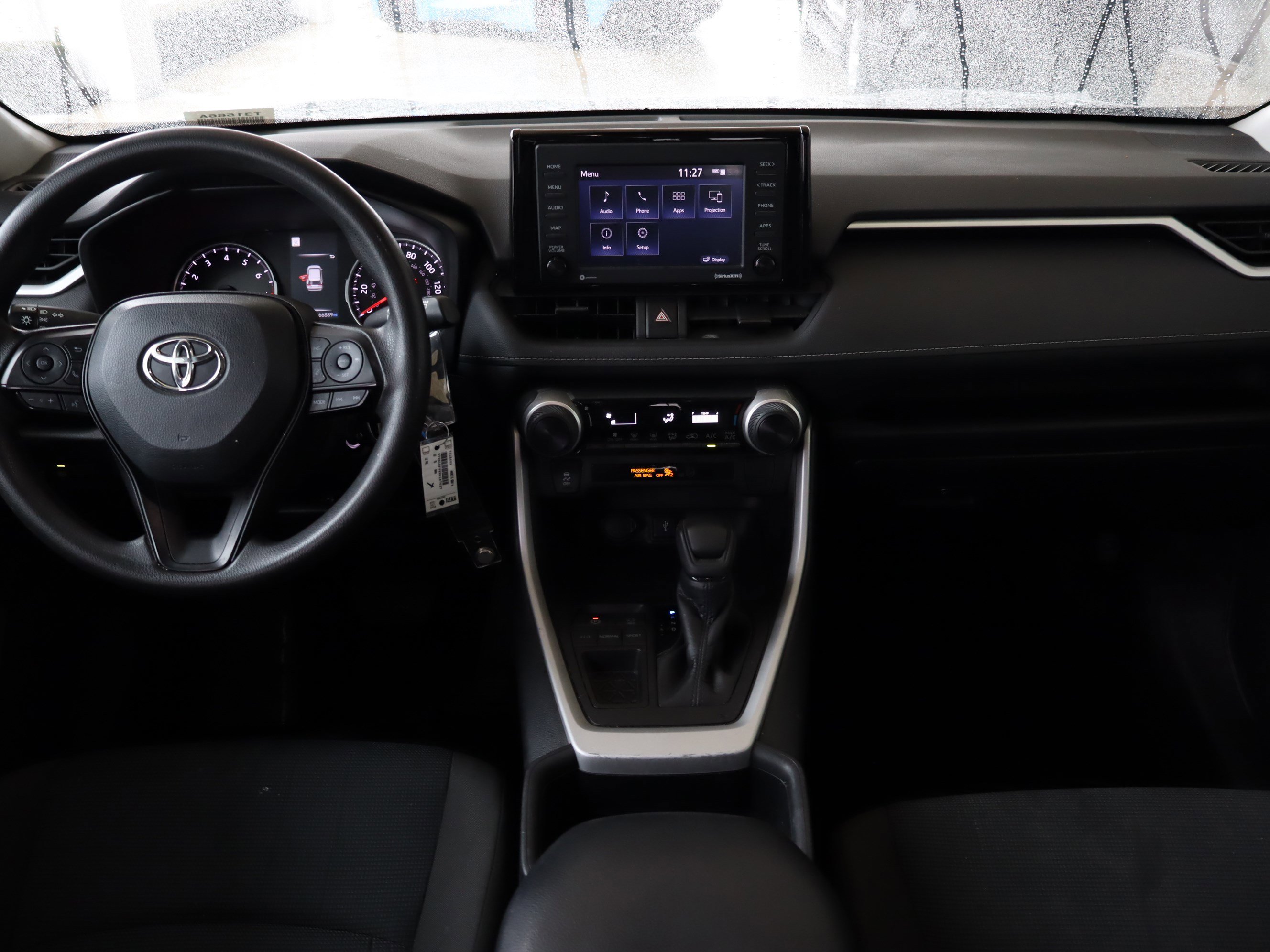 Used 2022 Toyota RAV4 LE image 14