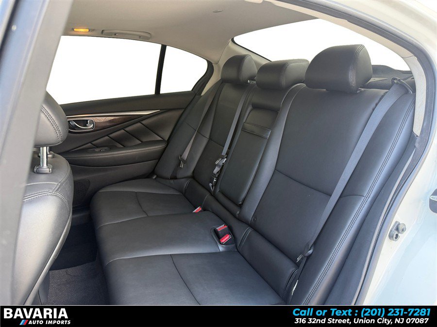 Used 2018 INFINITI Q50 Luxe w/ Essential Package (3.0T Luxe) AWD/4WD image 16