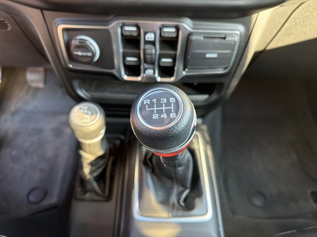Used 2021 Jeep Wrangler Unlimited Sahara AWD/4WD image 22