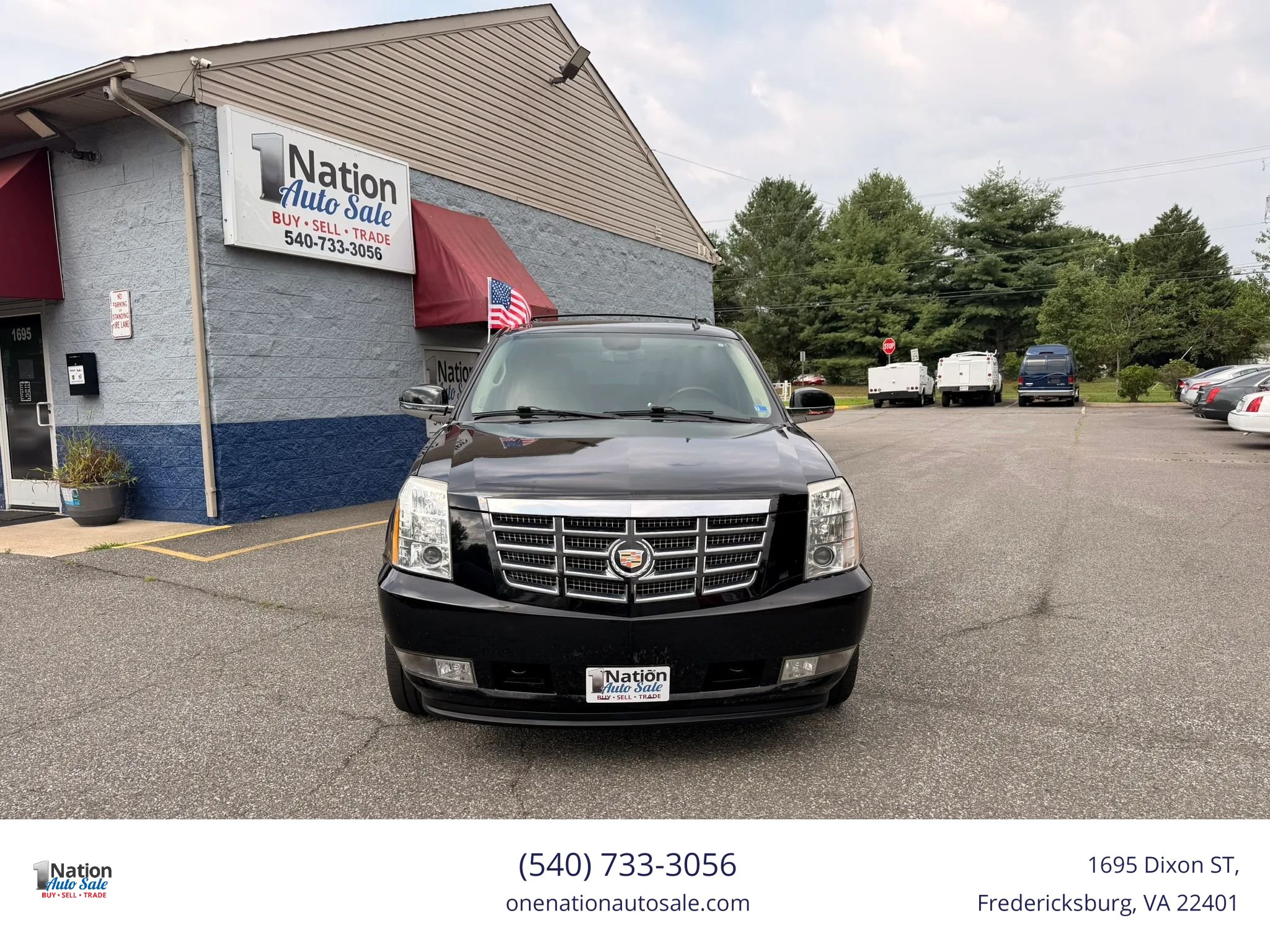 Used 2013 Cadillac Escalade Luxury AWD/4WD image 2