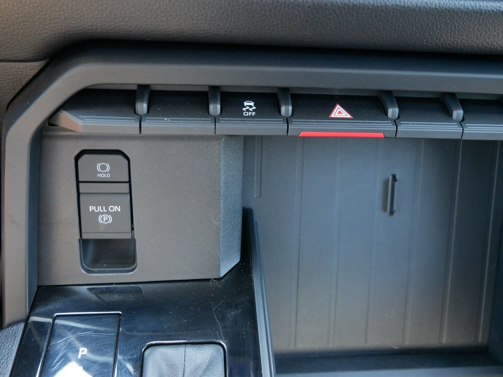 Used 2023 Toyota Tundra SR5 w/ SR5 Convenience Package AWD/4WD image 23