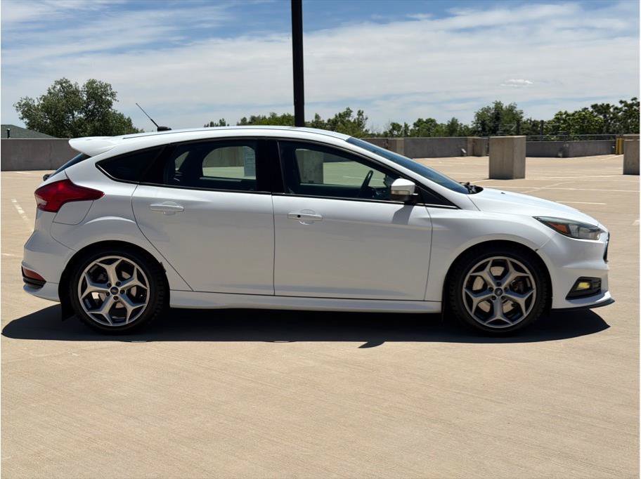 Used 2015 Ford Focus ST FWD image 9