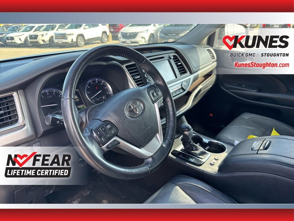 Used 2018 Toyota Highlander Limited image 23