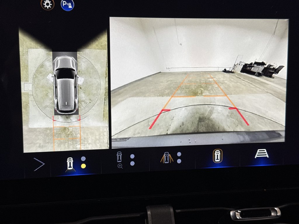 Used 2025 Chevrolet Equinox LT w/ Convenience Package II FWD image 16