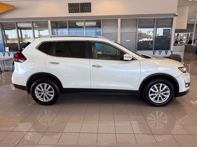 Used 2018 Nissan Rogue SV w/ Sun & Sound Touring Package AWD/4WD image 32