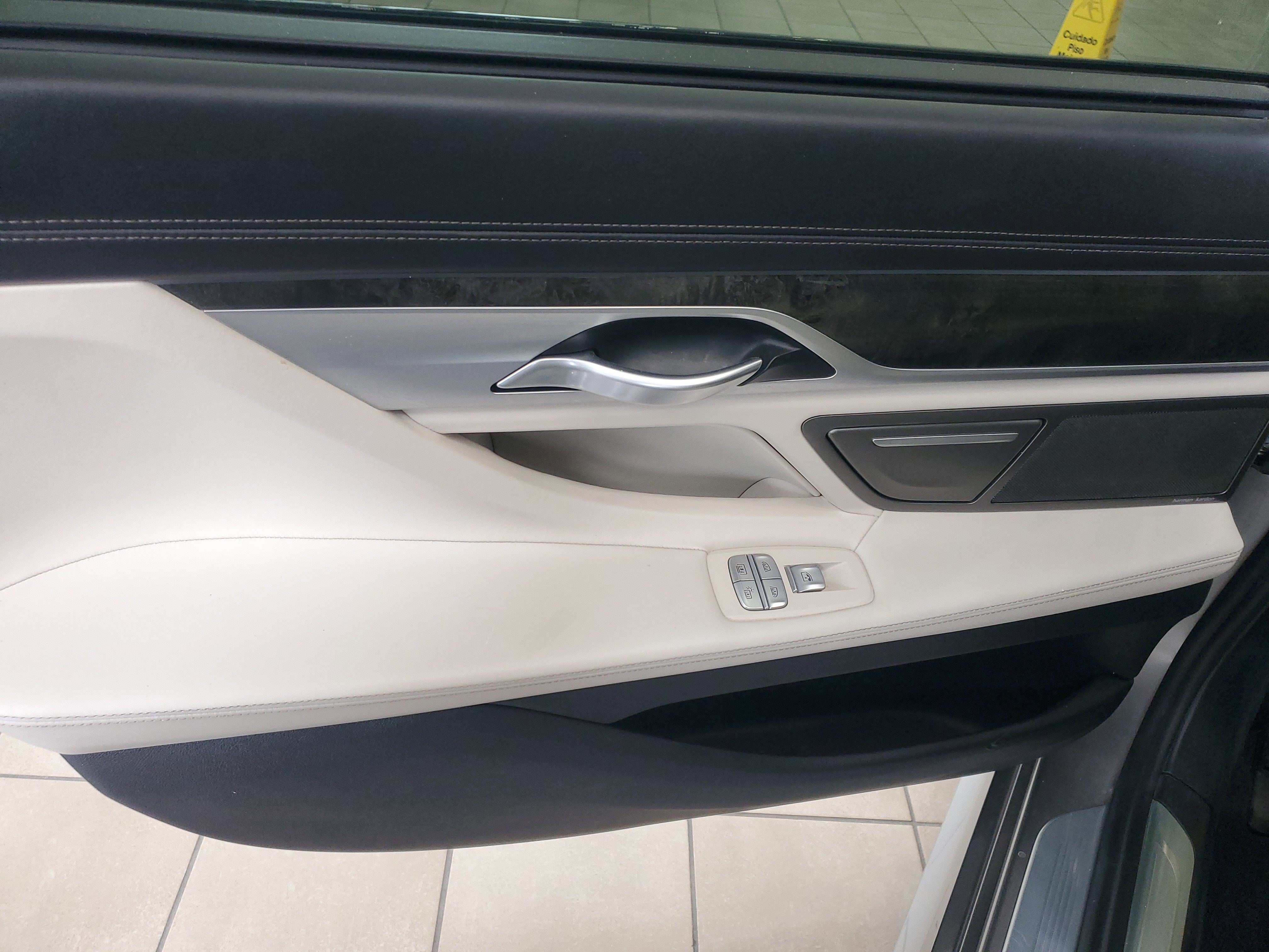 Used 2022 BMW 750Li xDrive AWD/4WD image 12