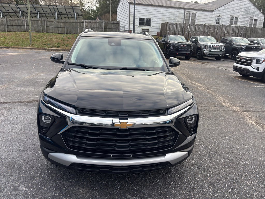 Used 2024 Chevrolet TrailBlazer LT image 3