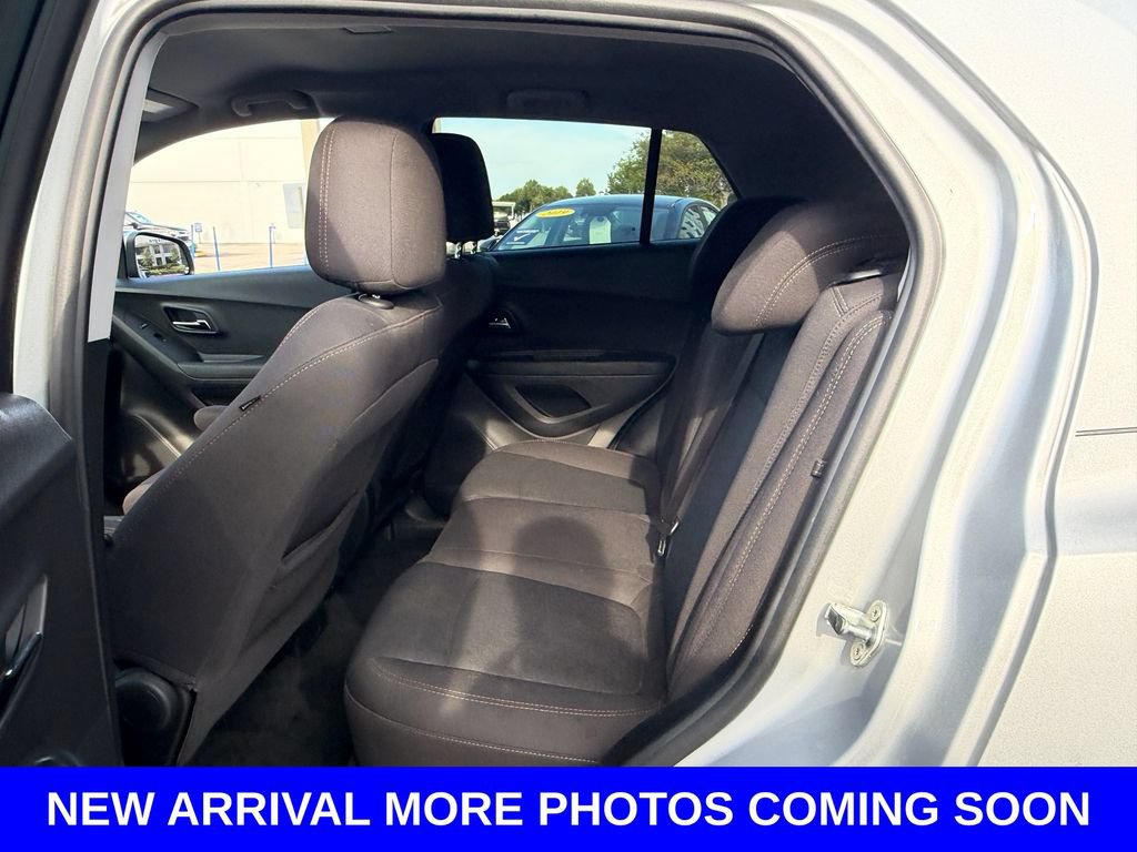 Used 2020 Chevrolet Trax LS w/ Tint and Cruise Package FWD image 11