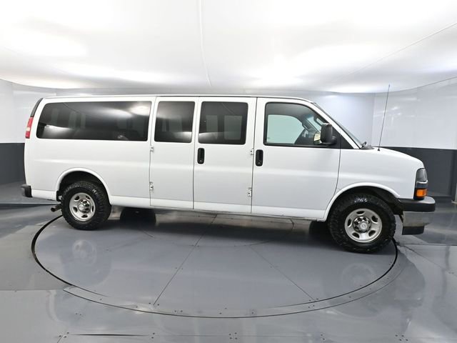 Used 2017 Chevrolet Express 3500 LT w/ LT Preferred Equipment Group RWD image 4