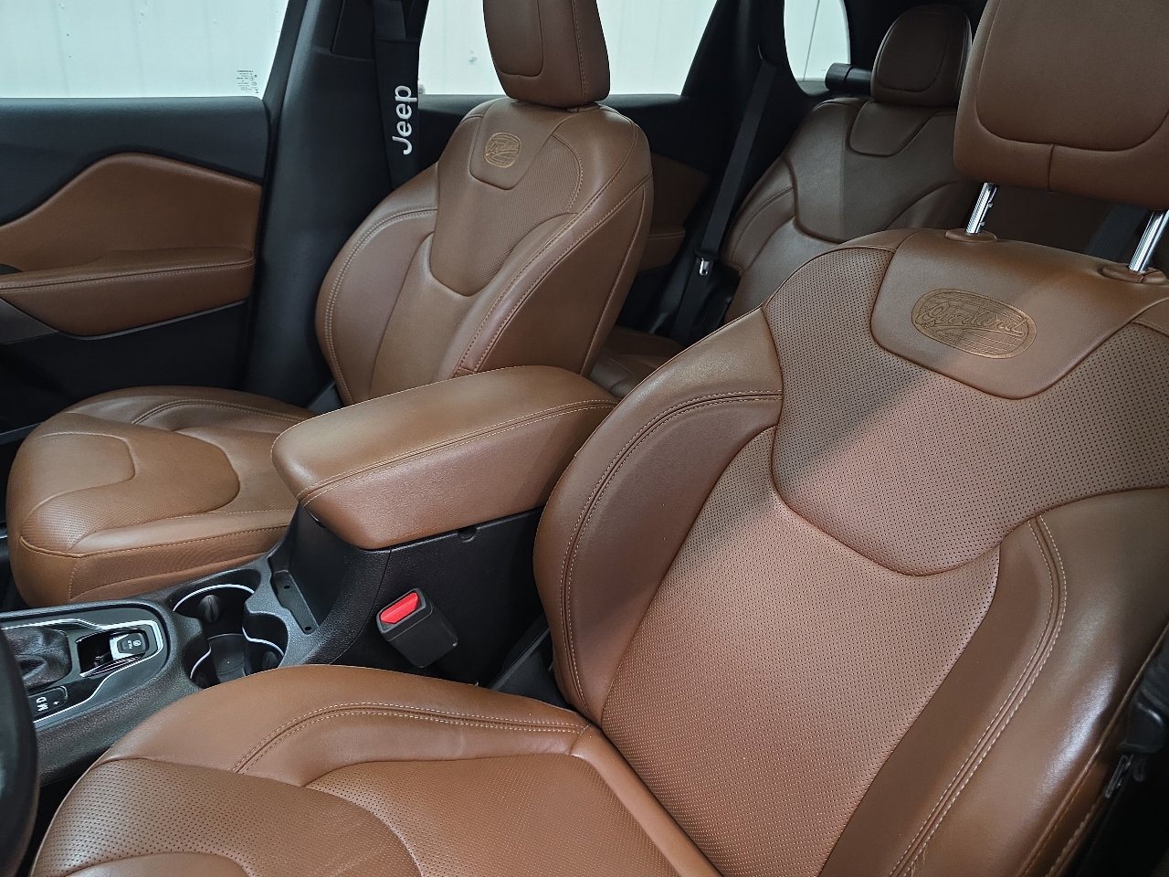 Used 2019 Jeep Cherokee Overland w/ Technology Group image 26