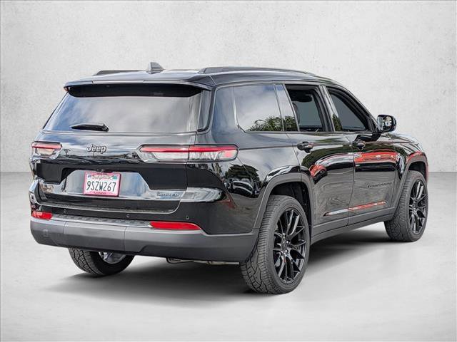 Certified 2025 Jeep Grand Cherokee L Limited w/ Black Appearance Package AWD/4WD image 7