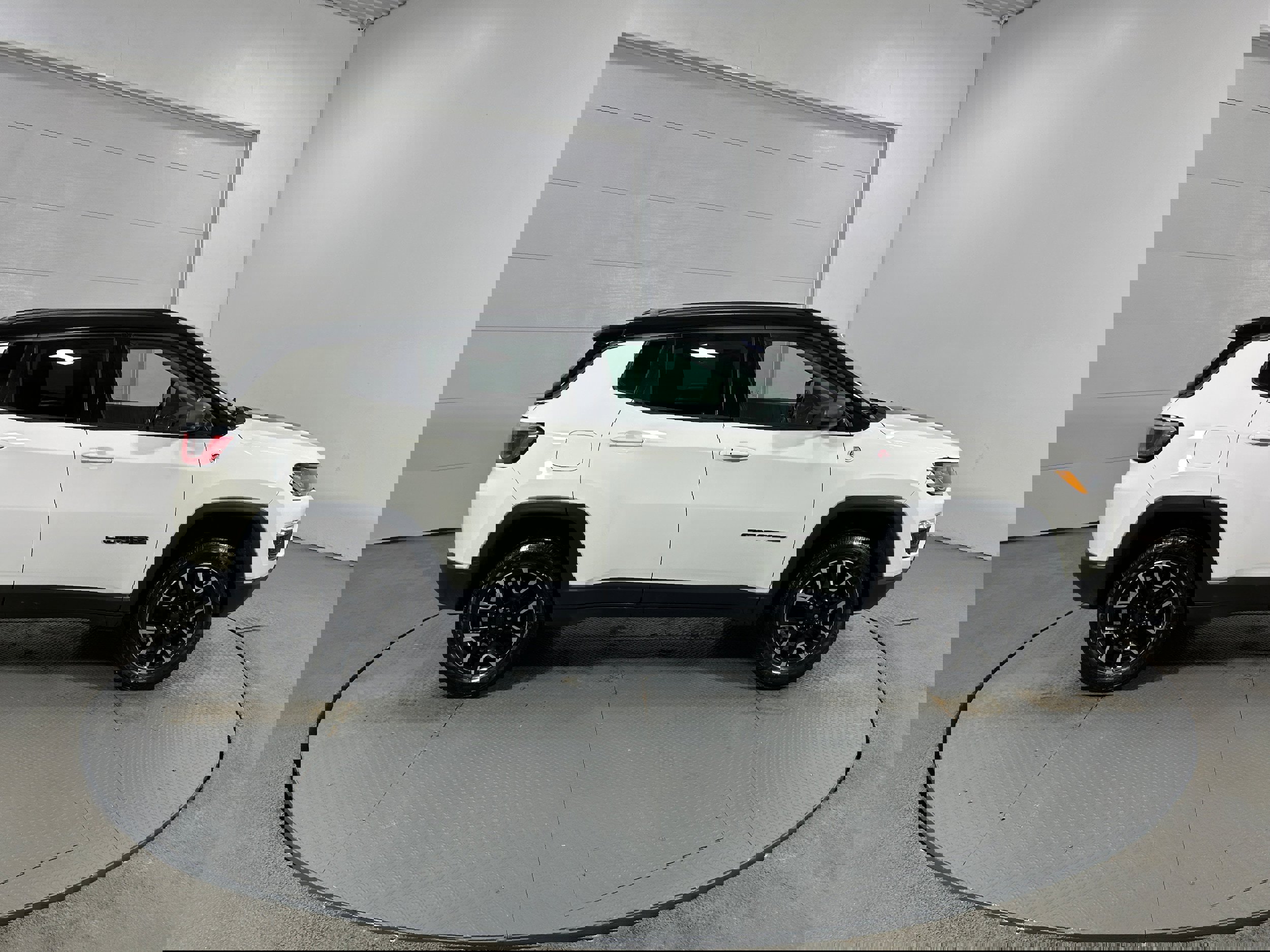 Used 2020 Jeep Compass Trailhawk image 33