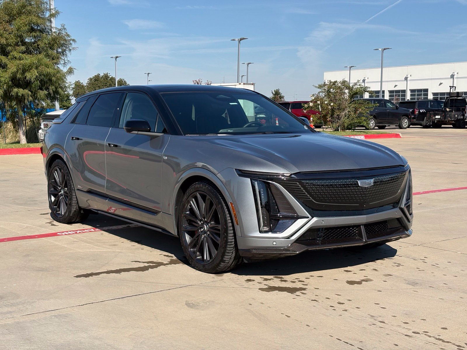 Used 2026 Cadillac Lyriq V w/ Exterior Carbon Fiber Package AWD/4WD 360° Tour