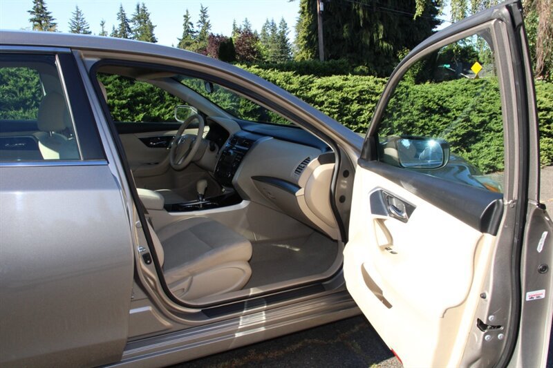 Used 2014 Nissan Altima 2.5 S w/ Display Audio Package FWD image 15