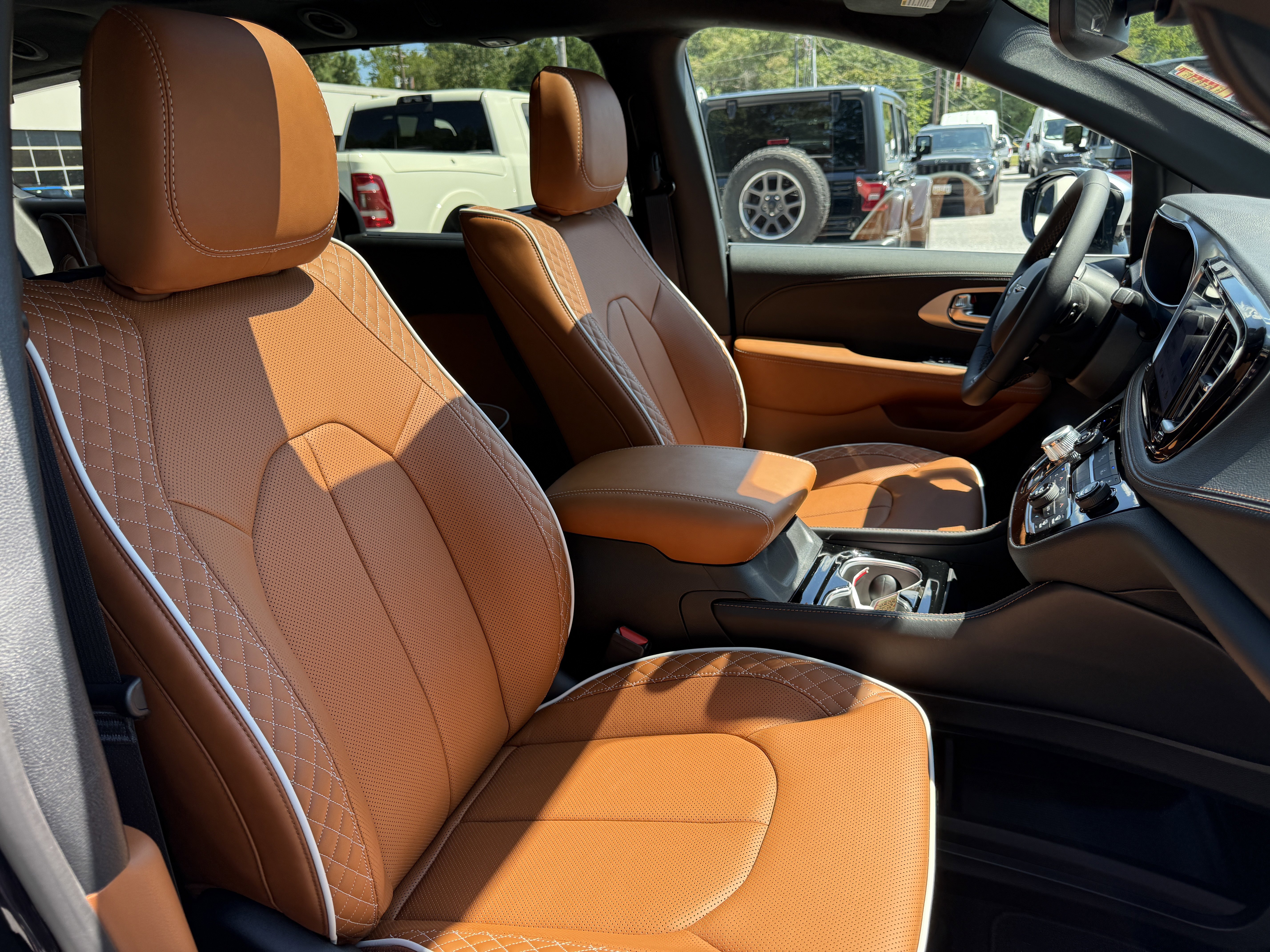 New 2026 Chrysler Pacifica Pinnacle image 15