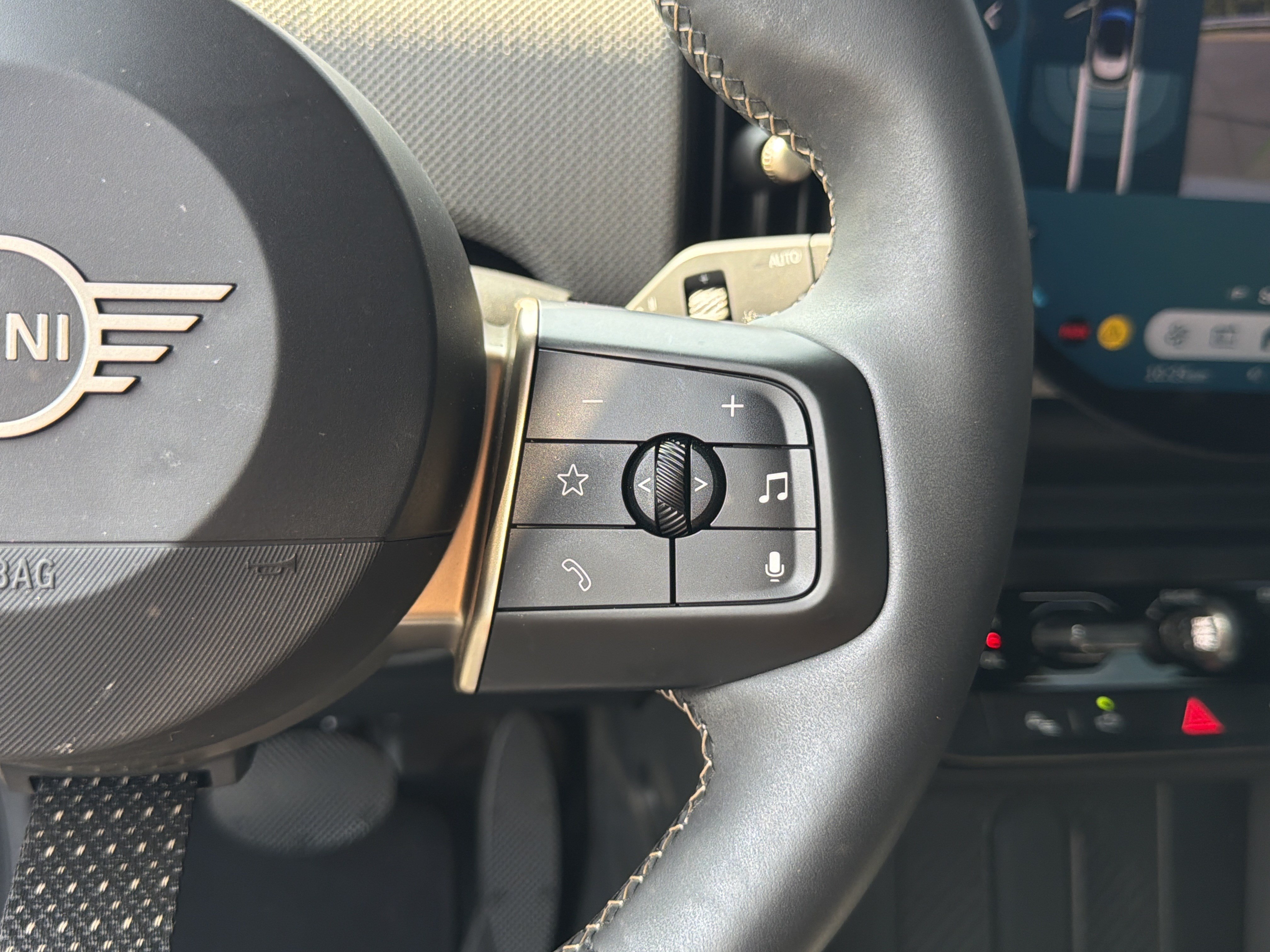 Used 2025 MINI Cooper S FWD image 58