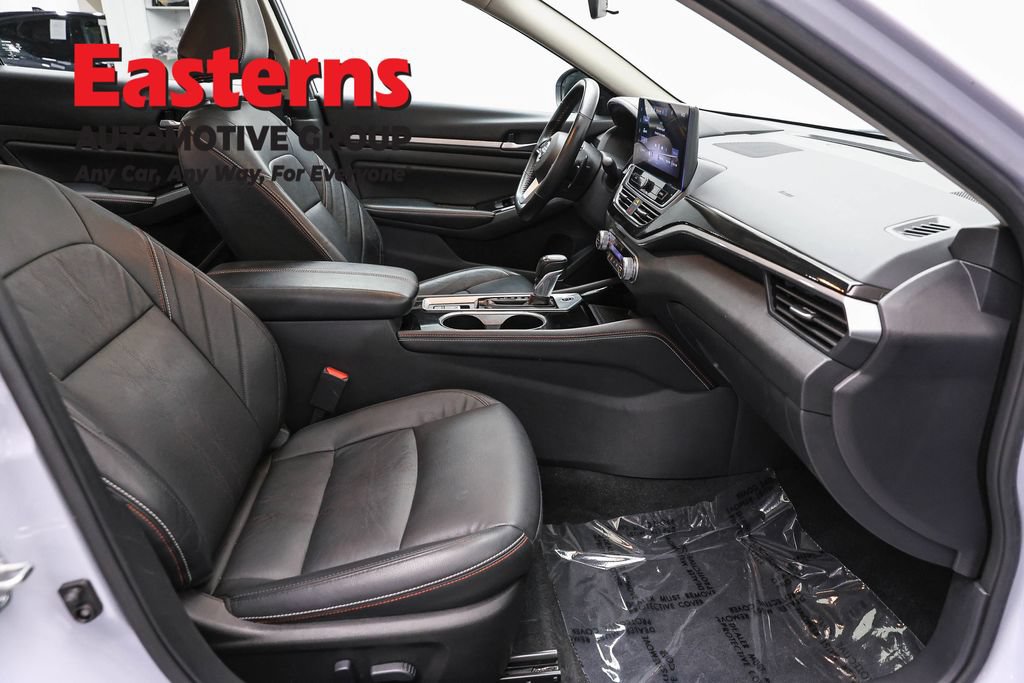 Used 2025 Nissan Altima 2.5 SR w/ SR Premium Package AWD/4WD image 24