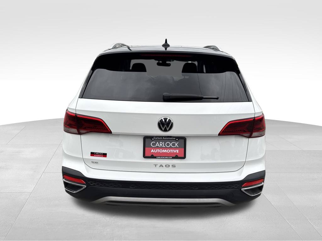 Used 2023 Volkswagen Taos SE w/ Panoramic Sunroof Package FWD image 7