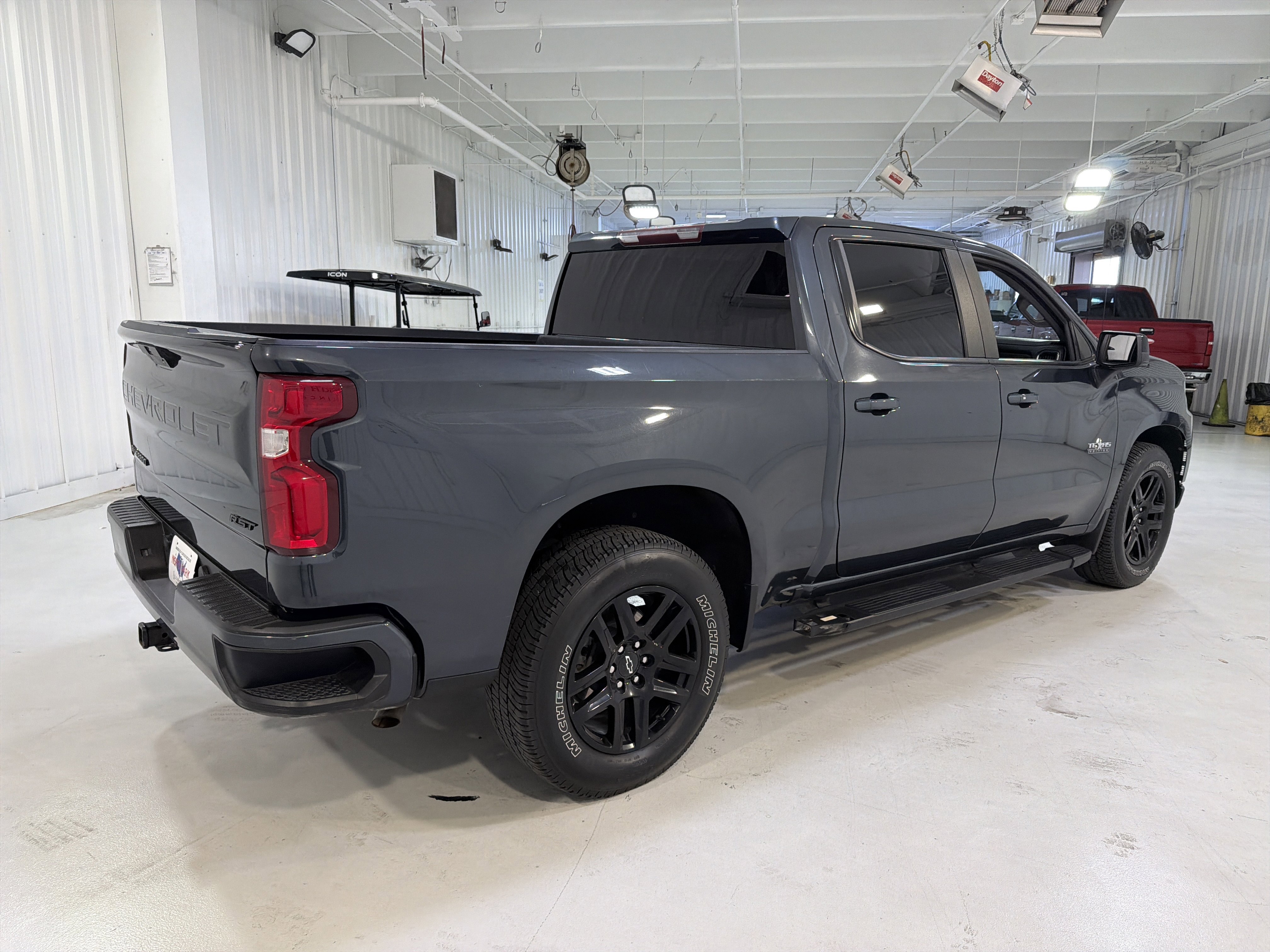 Used 2021 Chevrolet Silverado 1500 RST w/ LPO, Blackout Package image 5