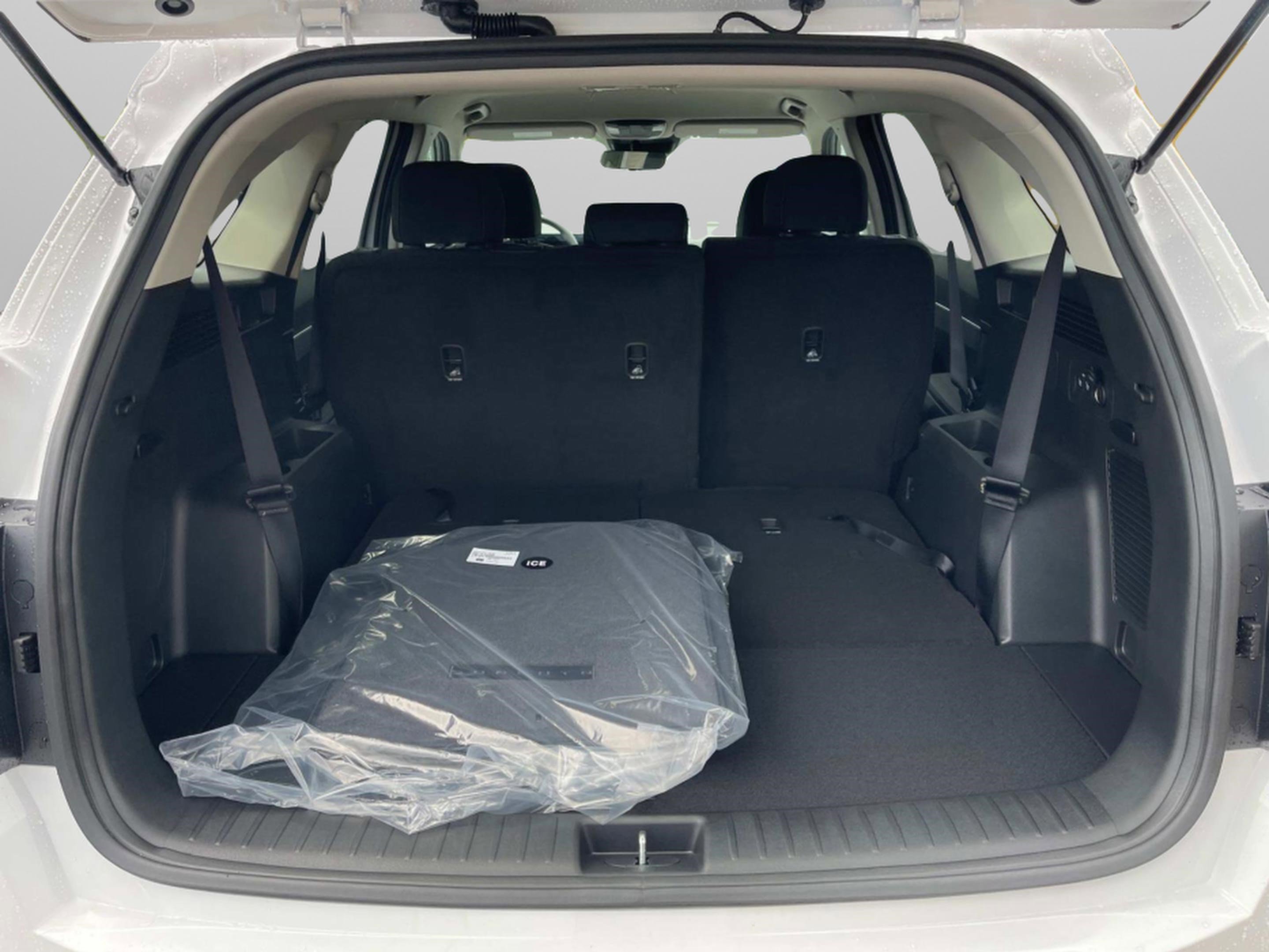 New 2025 Kia Sorento LX image 12