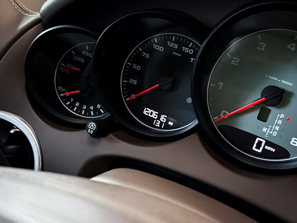 Used 2013 Porsche Cayenne S image 33