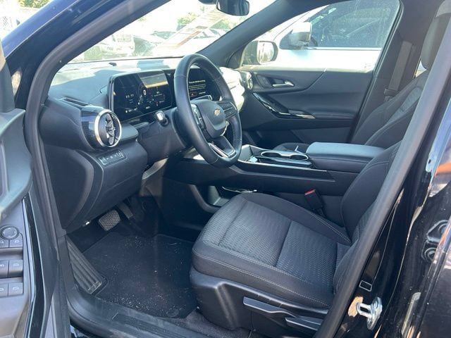 Used 2025 Chevrolet Equinox LT AWD/4WD image 7