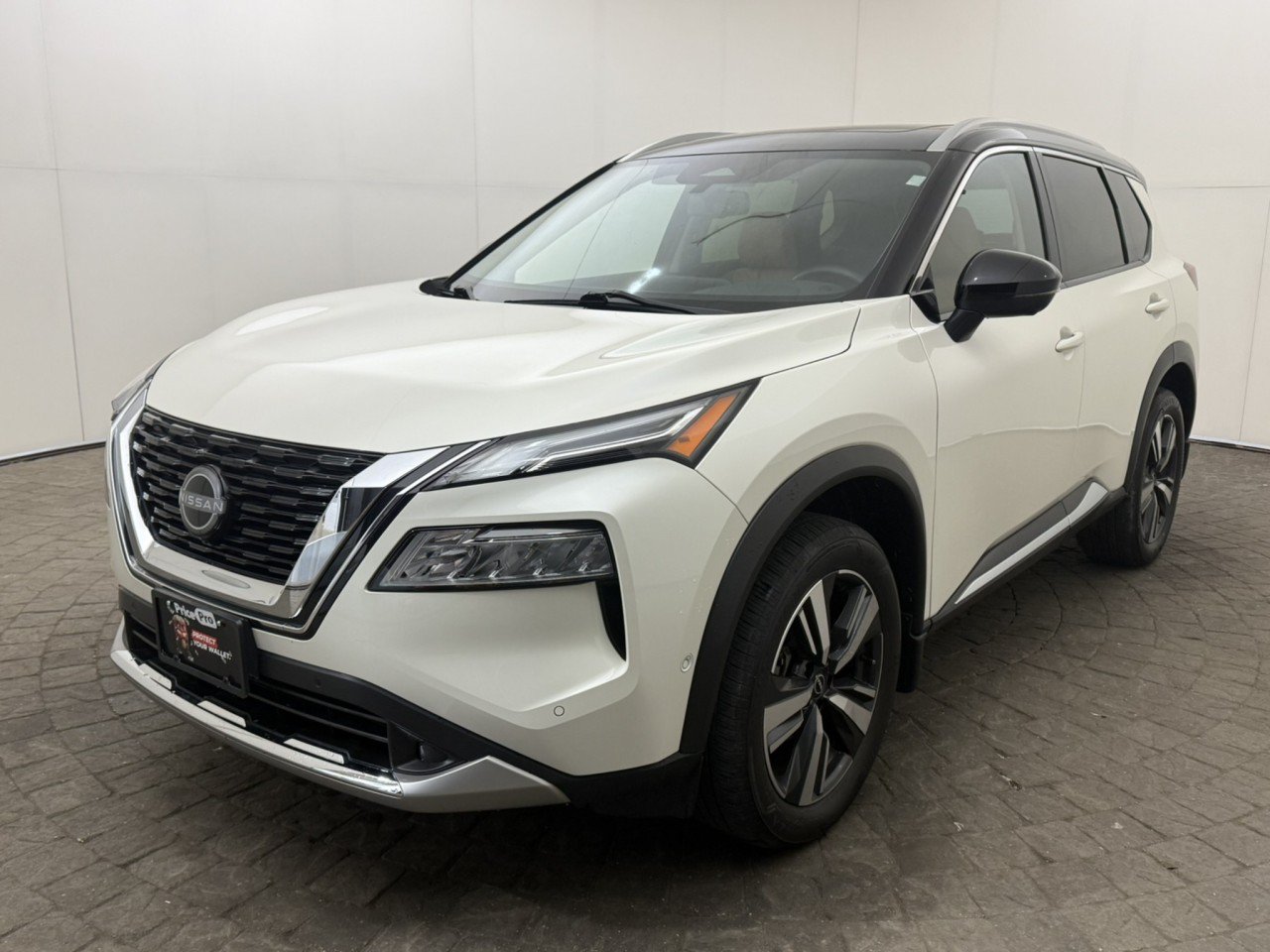 Used 2023 Nissan Rogue Platinum AWD/4WD image 3