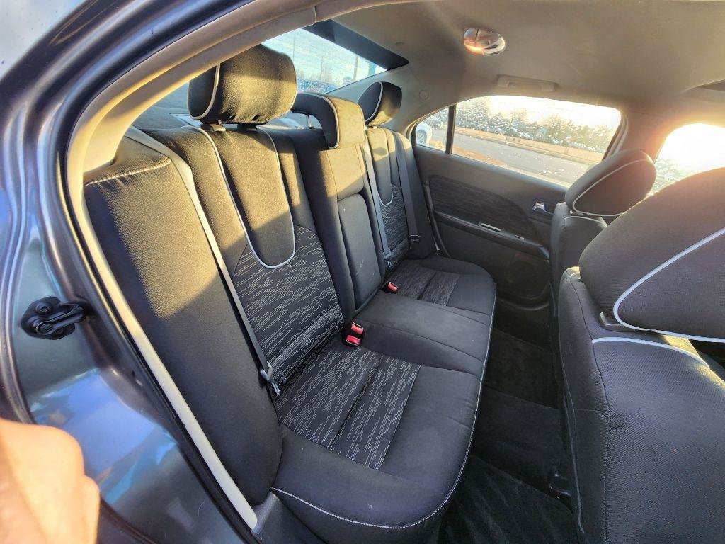 Used 2012 Ford Fusion SE FWD image 17
