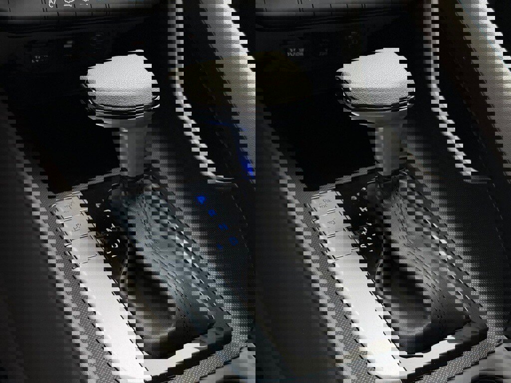 Certified 2025 Hyundai Elantra SE w/ Cargo Package image 17