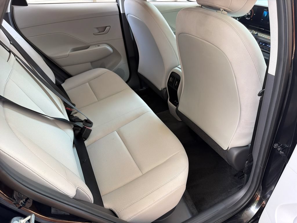 Used 2025 Hyundai Kona SEL FWD image 31