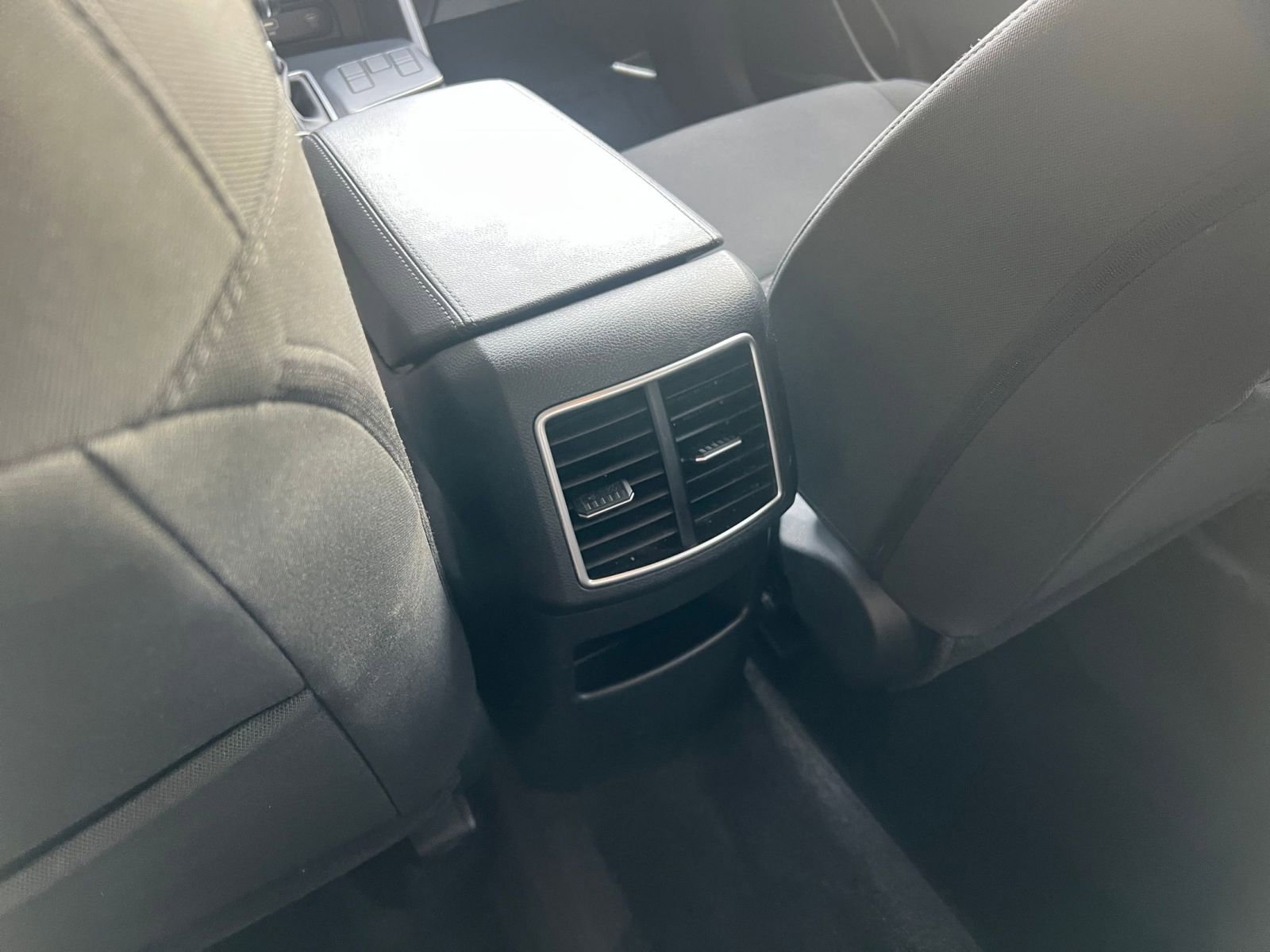Used 2025 Kia Sportage LX FWD image 23