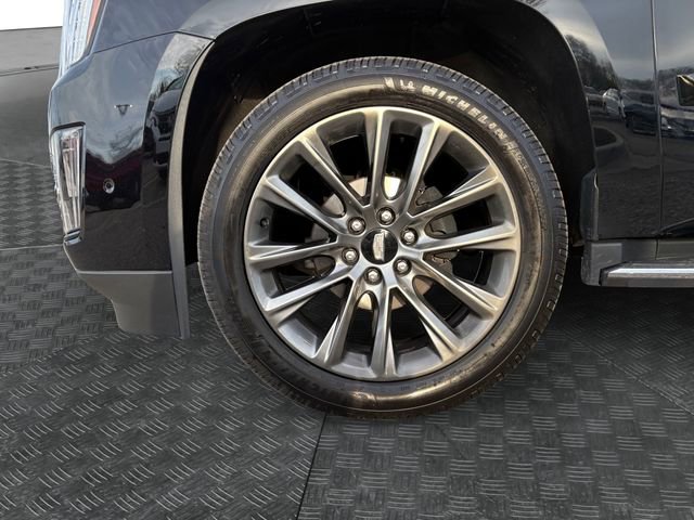 Used 2019 Cadillac Escalade Luxury w/ Escalade Sport Edition AWD/4WD image 13