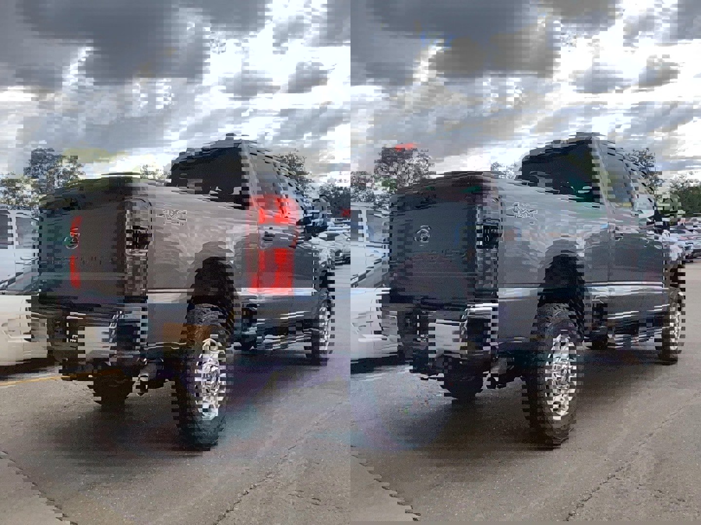 New 2026 Ford F350 XLT image 2