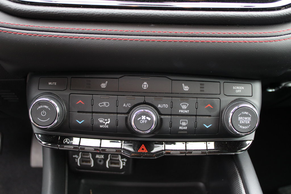 Used 2025 Dodge Durango GT RWD image 18