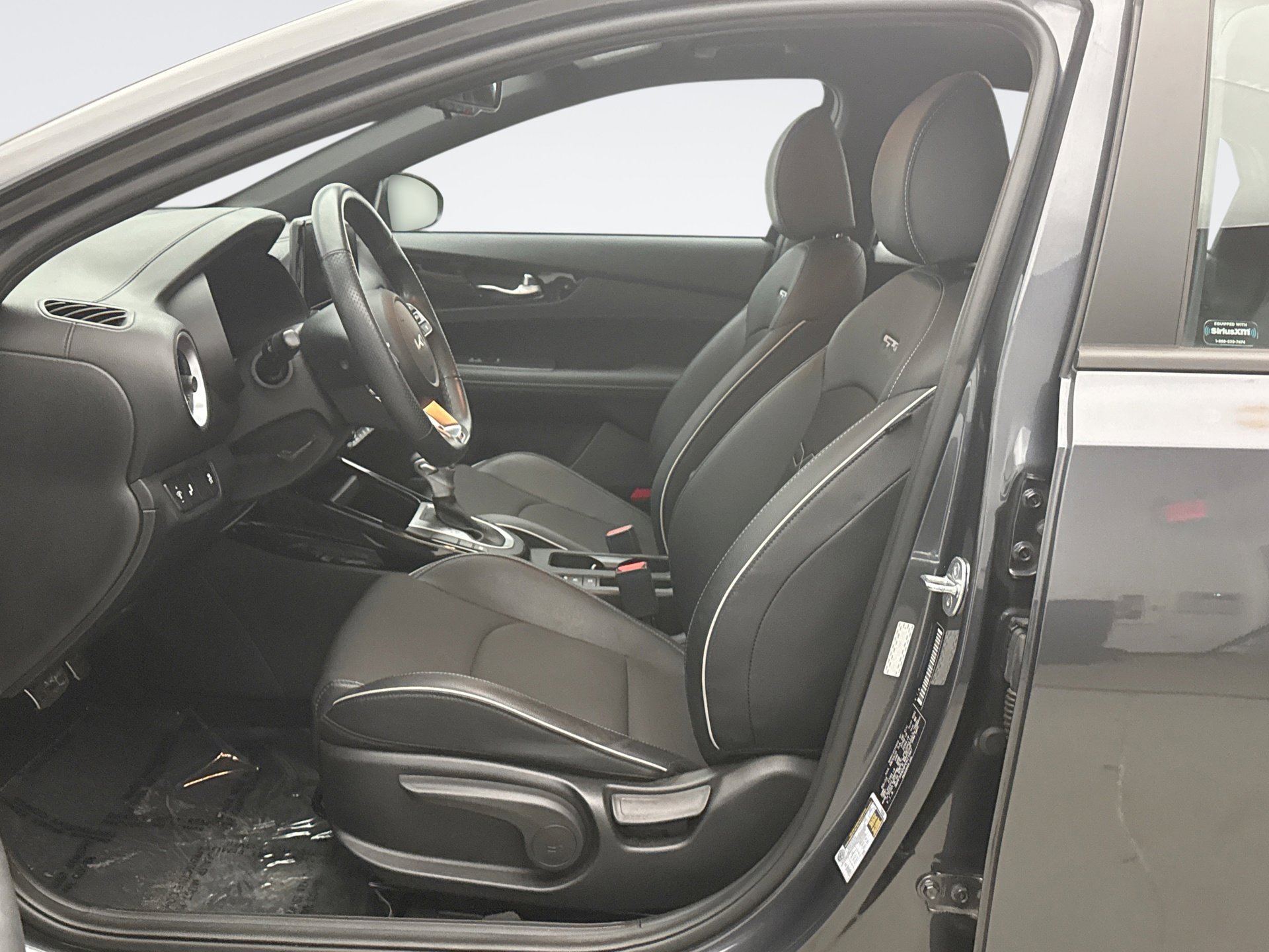 Used 2023 Kia Forte GT-Line w/ GT-Line Technology Package image 11