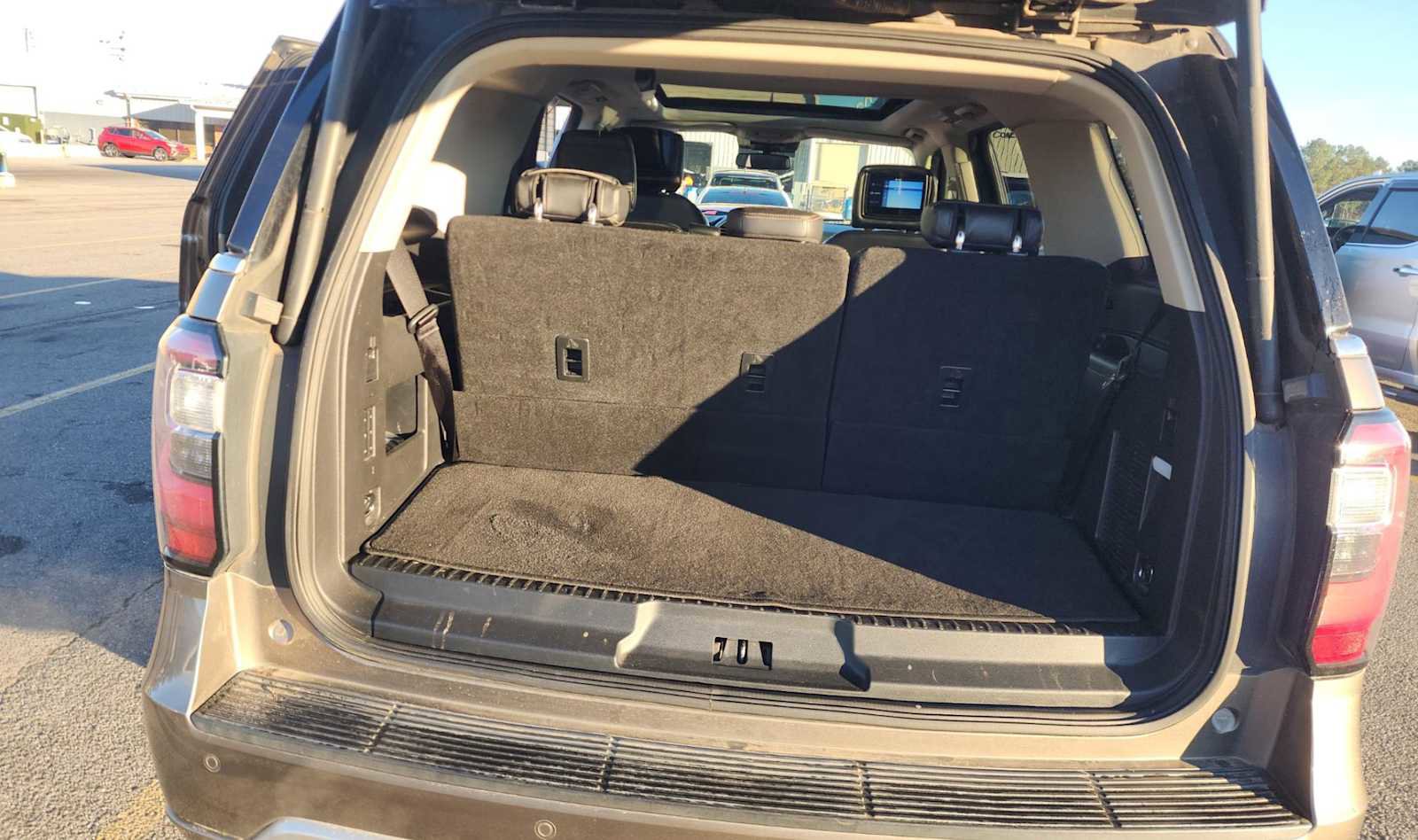 Used 2018 Ford Expedition Platinum image 30