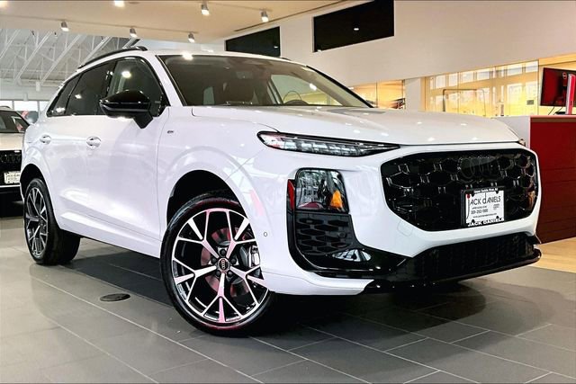 New 2026 Audi Q3 quattro 2.0T AWD/4WD image 2